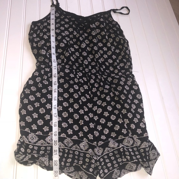 Francesca’s Black Boho Floral Lace Up Romper - Picture 6 of 7